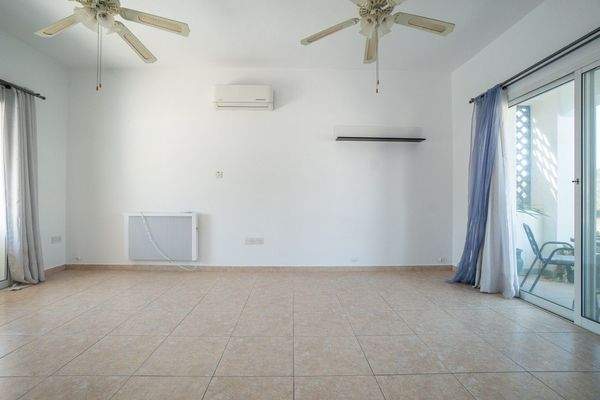 734925-detached-villa-for-sale-in-kissonerga_orig.