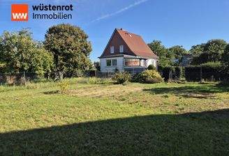 Grundstück mit Garten