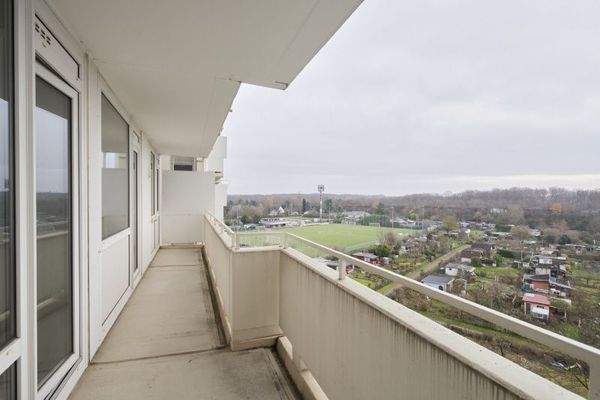 Südbalkon mit Grünblick