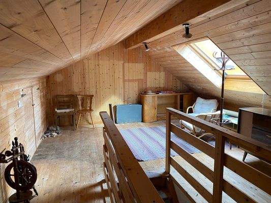 Dachboden über Garage und Werkstatt