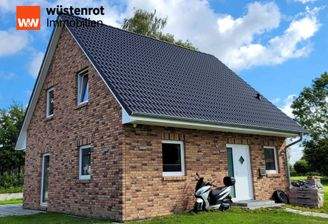 Hausfront und Giebelseite links
