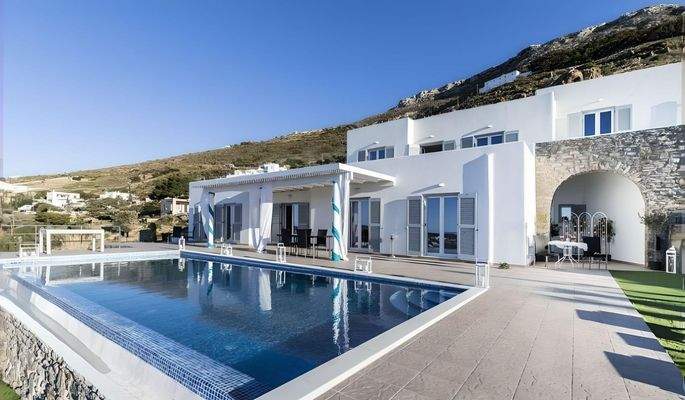 Elegante Villa mit atemberaubender Aussicht in Par