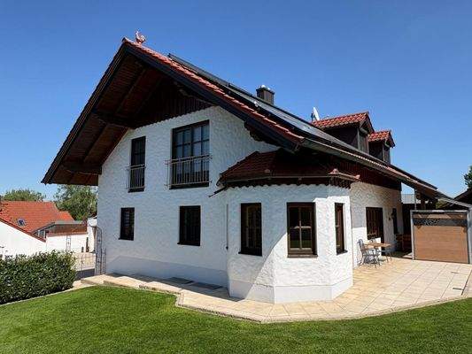 Haus Aussenansicht Gartenseite.JPG