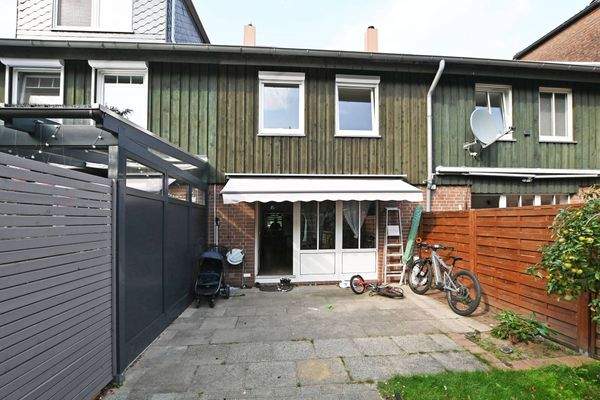 Blick zur eigenen Terrasse mit viel Privatsphäre