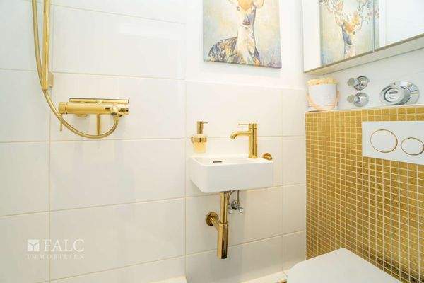 Gäste-WC mit Dusche