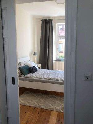 Schlafzimmer Blick vom Bad .jpeg