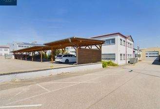 Außenansicht - Parkplatz / Hauseingang - Pic 1