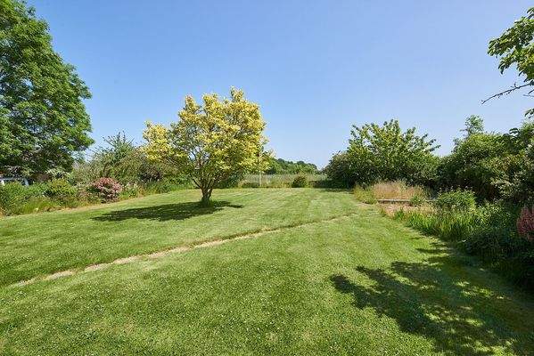 Prächtiger Vorgarten