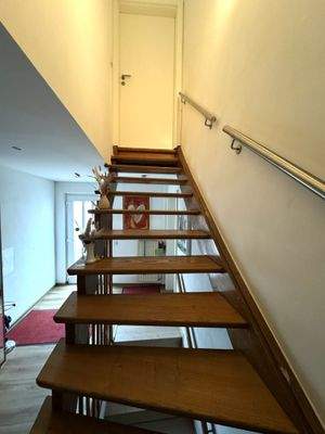 Treppenaufgang zum 1. OG