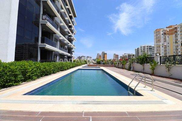 Apartments for Sale in a Secure Complex in Antalya Altintas
