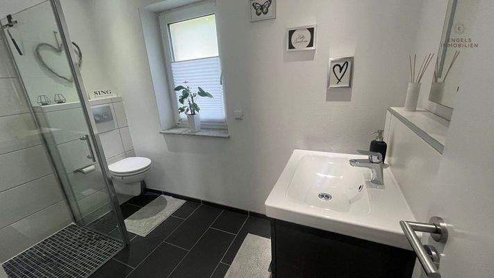 Gäste Dusche im Erdgeschoss