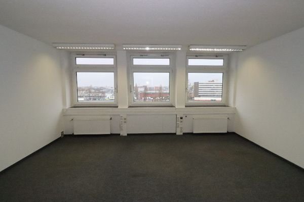 Büroraum L (3-4 Personen)