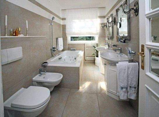 Badesalon mit Whirlpool