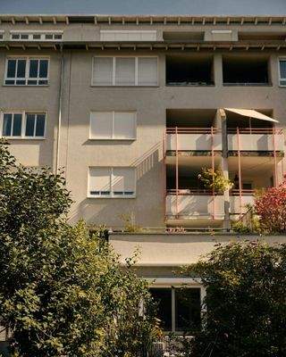 Blick auf den Balkon von der Gartenseite