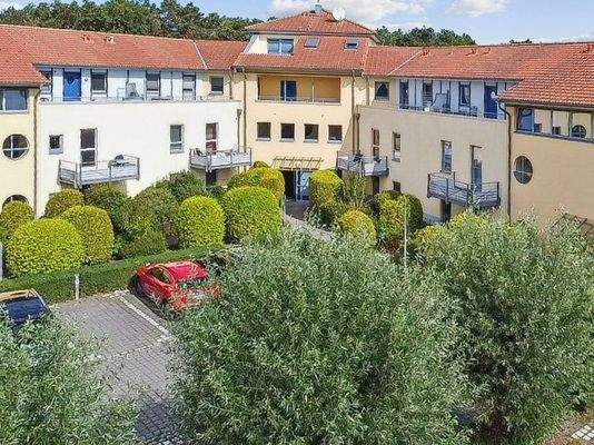 begrünter Parkplatz - Innenhof