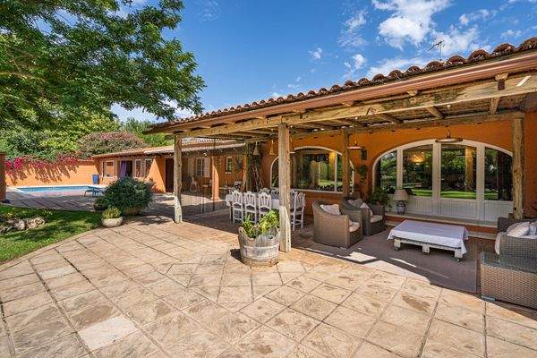 Weitläufige Terrasse