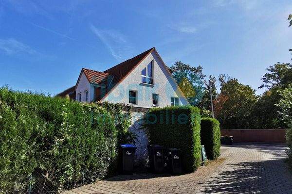 Rück- und Seitansicht