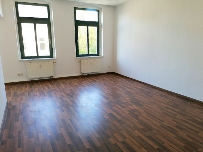 !! 4-Raum-Wohnung mit Gäste-WC und Balkon !!