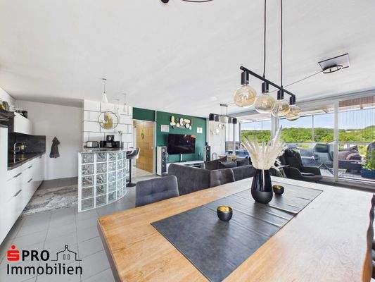 Wohn- und Essbereich