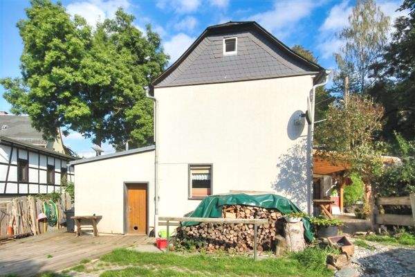 Hausblick vom Garten