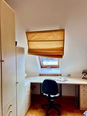 Charmante 3-Zimmer-Dachgeschosswohnung mit Terrasse, Aussicht & Garage – Silandro mansarda con terrazza e garage – attic apartment with terrace, view & garage in central location.