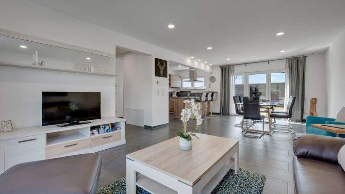 Wohn- und Esszimmer / Küche EG