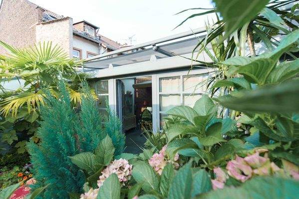 Lichtdurchfluteter Wintergarten