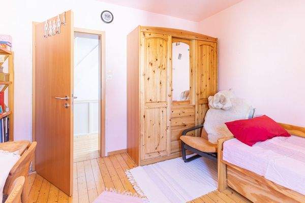 Teilansicht Schlafzimmer 1 OG