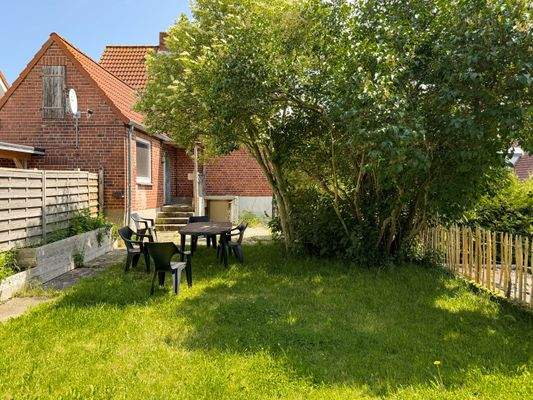 Blick aus dem Garten - Nr. 8