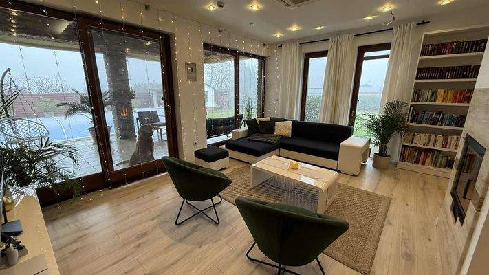 att.6NB0ABbiFlw6rm7e1D27D9_Bz-BajZ1YQQBmXdnoig4.JP