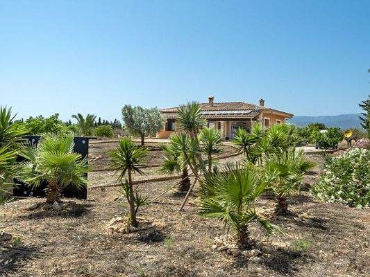 country-estate-for-sale-Sencelles-Living-Blue-Mallorca (1)