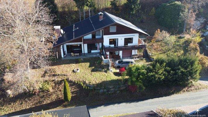 Drohnenaufnahme Südansicht.