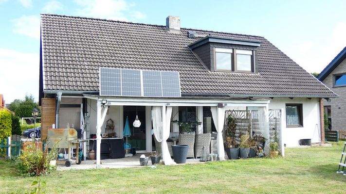 Blick zur überdachten Terrasse