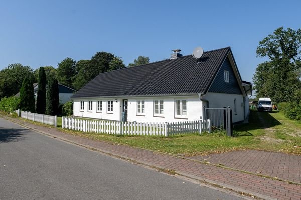 Straßenseite Haupthaus