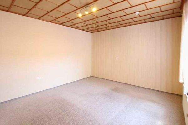 großes Schlafzimmer im EG im Haupthaus