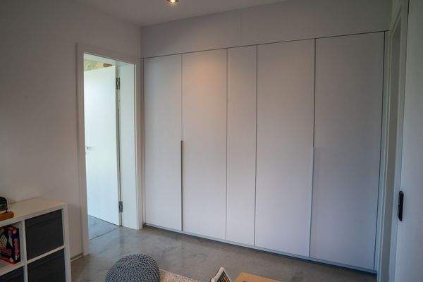 Einbauschränke im Gästezimmer