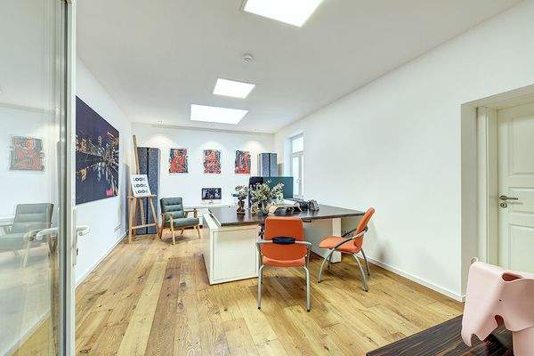 Büroraum im Erdgeschoss