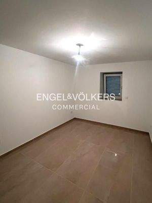 Büro- Praxisfläche