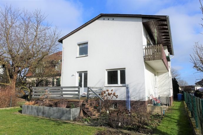 Modernisiertes Zweifamilienhaus mit großem Grundstück in Gudensberg!
