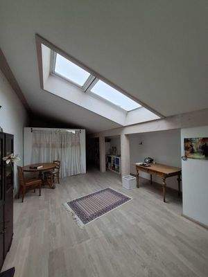 Ausbaufähige 2-Zimmer-Dachgeschoss-Wohnung mit sep. Bad und Dachterrasse 007.jpg