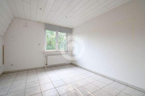 Haus LINKS - Kind 2 (Blick 1)