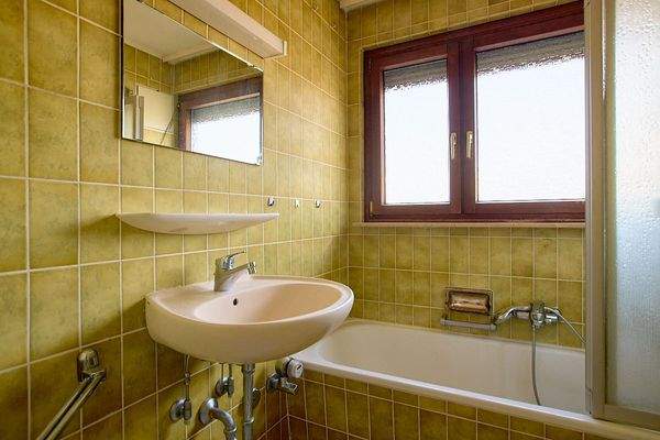 Badezimmer mit Tageslicht 