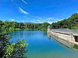 3000m südlic: die Sengbachtalsperre