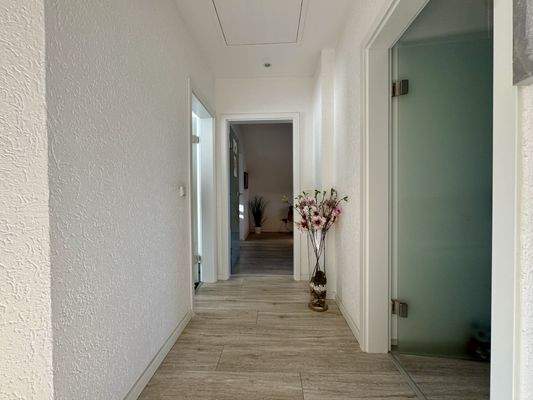 Flur 1. OG