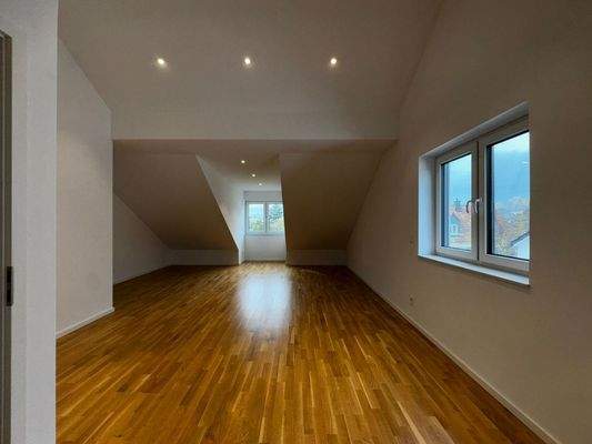 2nd floor: Master bedroom