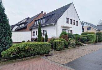 Straßenansicht (Seitenstraße)