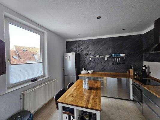 Einbauküche mit Fenster