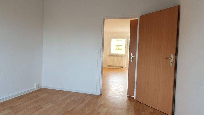 Blick von Schlafzimmer in Wohnzimmer (Beispiel)