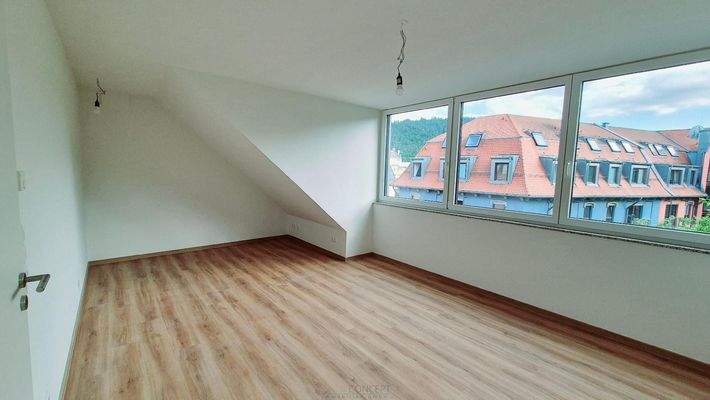 WE9 DG Masionette großes Schlafzimmer 4.OG