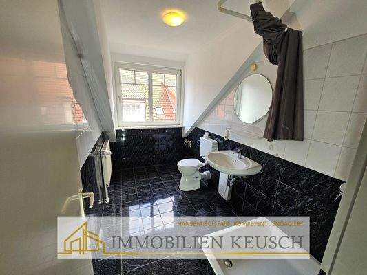 Duschbad mit Waschmaschinenanschluss